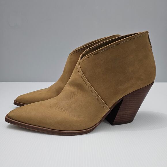 Vince Camuto Grishell Ankle Bootie Women 11 Tan Leather Pointed Toe Western Heel - Picture 1 of 16